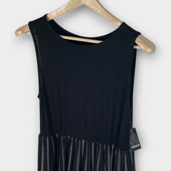 TORRID Super Soft Fit & Flare Dress SZ 1 (1X, 14-16) Tiered Pockets Black NEW - Picture 6 of 12